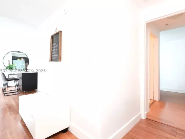 2-bedroom condo for sale in Miami - 90 SW 3rd St 2113 - MondialRealty