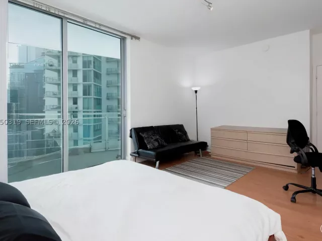 2-bedroom condo for sale in Miami - 90 SW 3rd St 2113 - MondialRealty