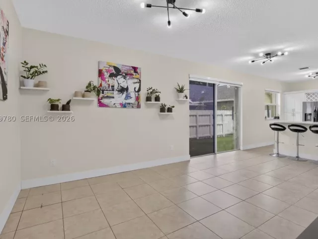 5-bedroom home for sale in Pembroke Pines - 490 NW 102nd Ter - MondialRealty
