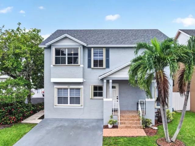 5-bedroom home for sale in Pembroke Pines - 490 NW 102nd Ter - MondialRealty