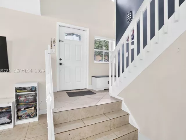 5-bedroom home for sale in Pembroke Pines - 490 NW 102nd Ter - MondialRealty