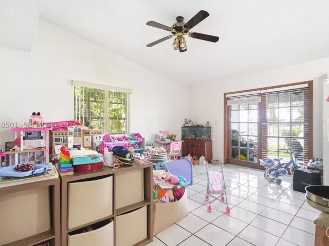 3-bedroom home for sale in Miami - 4531 SW 146th Ct - MondialRealty