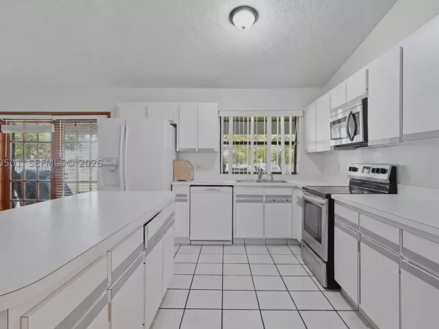 3-bedroom home for sale in Miami - 4531 SW 146th Ct - MondialRealty