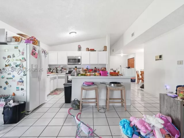 3-bedroom home for sale in Miami - 4531 SW 146th Ct - MondialRealty