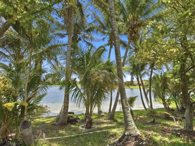 3-bedroom home for sale in Miami - 4531 SW 146th Ct - MondialRealty
