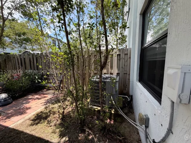 3-bedroom home for sale in Homestead - 28710 SW 133 RD CT - MondialRealty