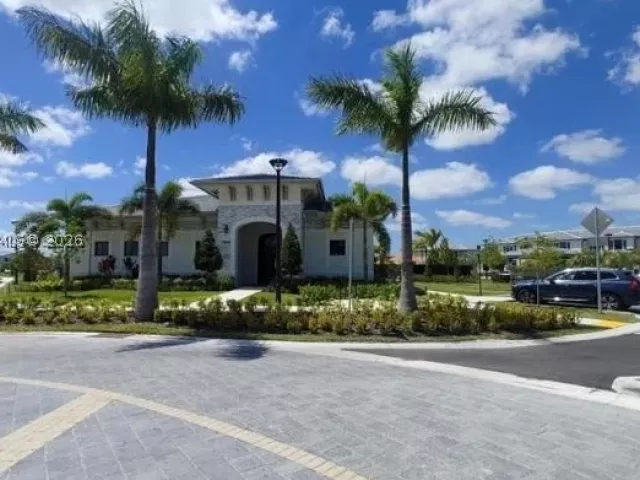 3-bedroom home for sale in Homestead - 28710 SW 133 RD CT - MondialRealty