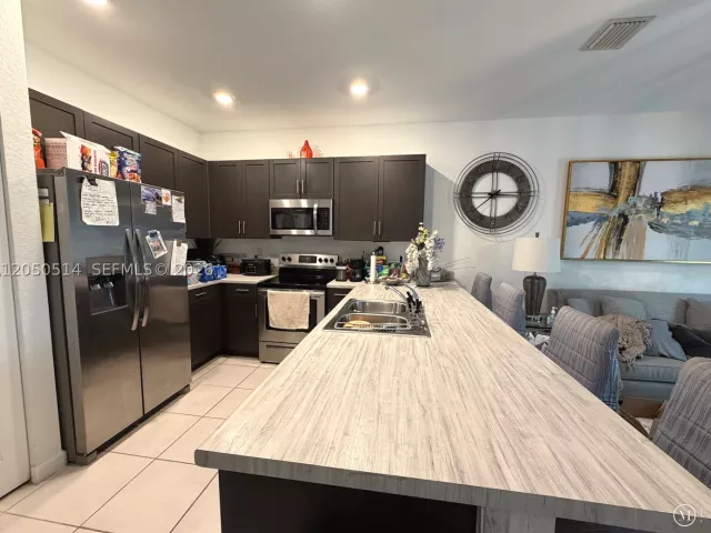 3-bedroom home for sale in Homestead - 28710 SW 133 RD CT - MondialRealty
