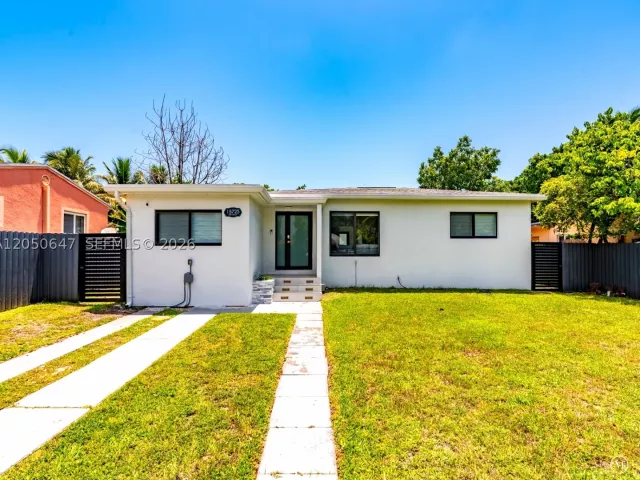 3-bedroom home for sale in North Miami Beach - 15725 NE 11th Ct - MondialRealty