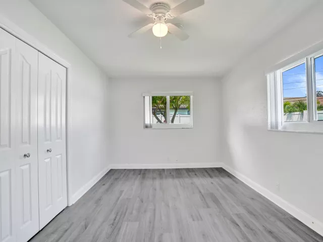 4-bedroom home for rent in Fort Lauderdale - 4755 NE 23rd Avenue - MondialRealty