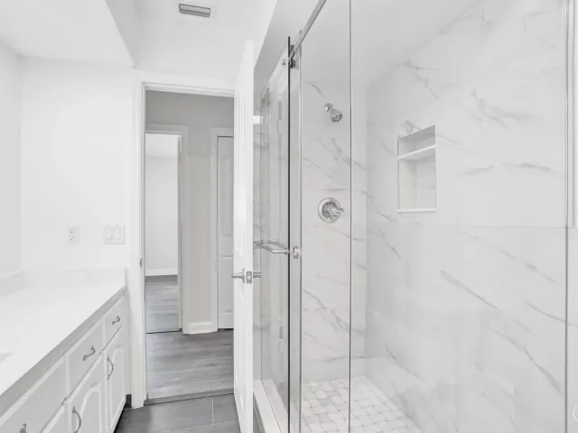 4-bedroom home for rent in Fort Lauderdale - 4755 NE 23rd Avenue - MondialRealty