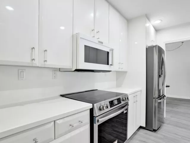 4-bedroom home for rent in Fort Lauderdale - 4755 NE 23rd Avenue - MondialRealty