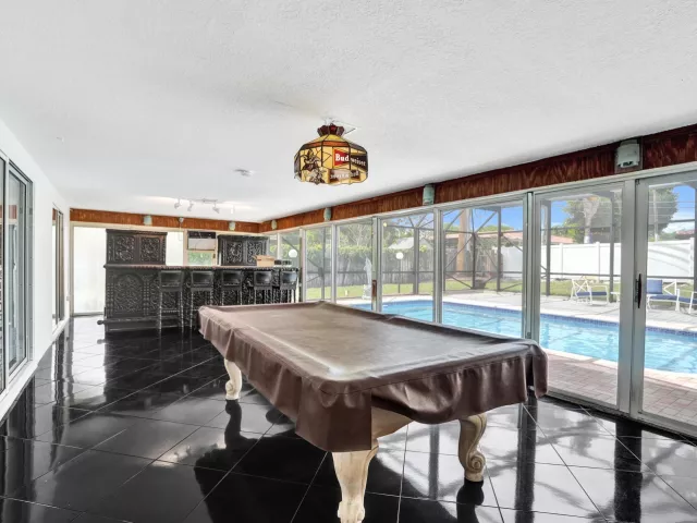 4-bedroom home for rent in Fort Lauderdale - 4755 NE 23rd Avenue - MondialRealty