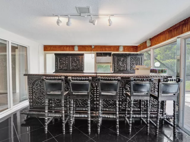 4-bedroom home for rent in Fort Lauderdale - 4755 NE 23rd Avenue - MondialRealty