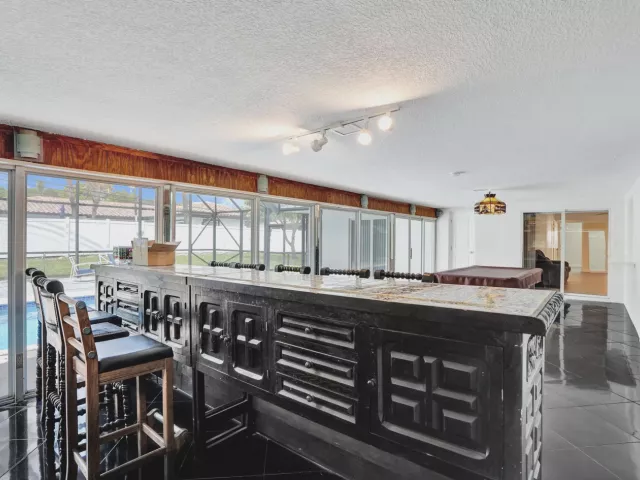 4-bedroom home for rent in Fort Lauderdale - 4755 NE 23rd Avenue - MondialRealty