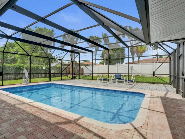 4-bedroom home for rent in Fort Lauderdale - 4755 NE 23rd Avenue - MondialRealty