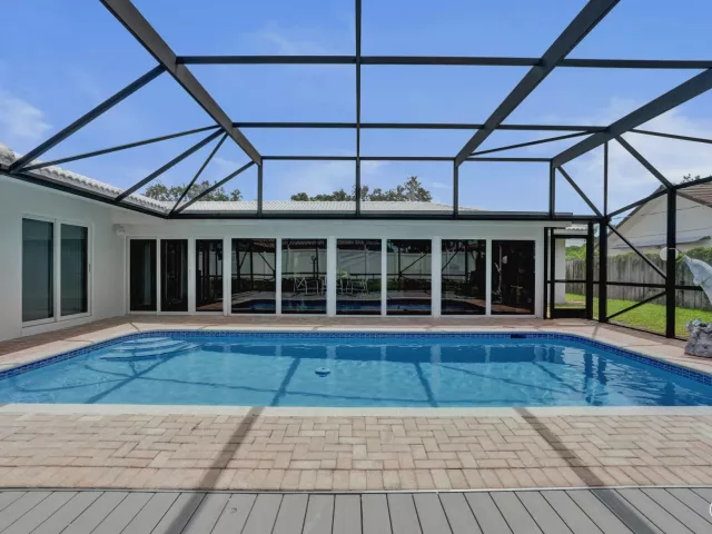 4-bedroom home for rent in Fort Lauderdale - 4755 NE 23rd Avenue - MondialRealty