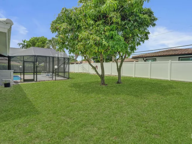 4-bedroom home for rent in Fort Lauderdale - 4755 NE 23rd Avenue - MondialRealty