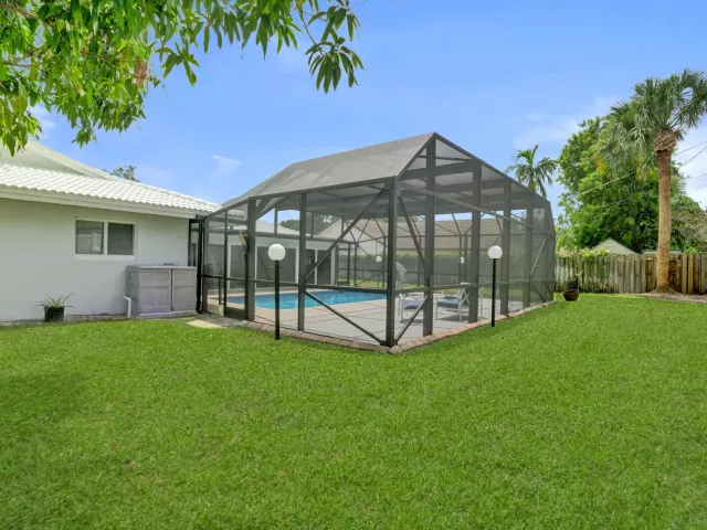 4-bedroom home for rent in Fort Lauderdale - 4755 NE 23rd Avenue - MondialRealty