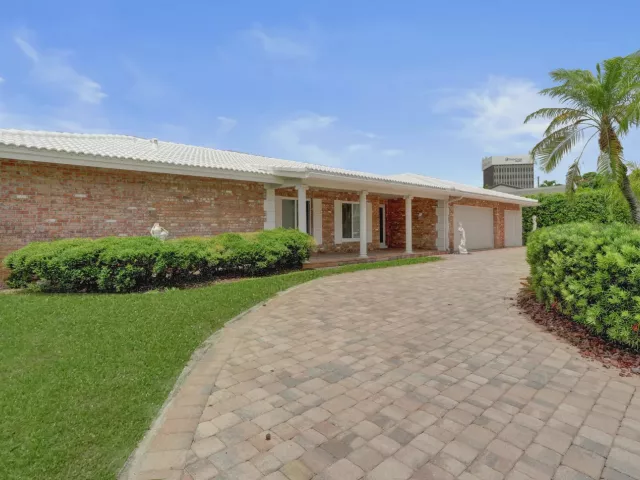 4-bedroom home for rent in Fort Lauderdale - 4755 NE 23rd Avenue - MondialRealty