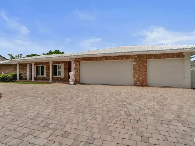 4-bedroom home for rent in Fort Lauderdale - 4755 NE 23rd Avenue - MondialRealty