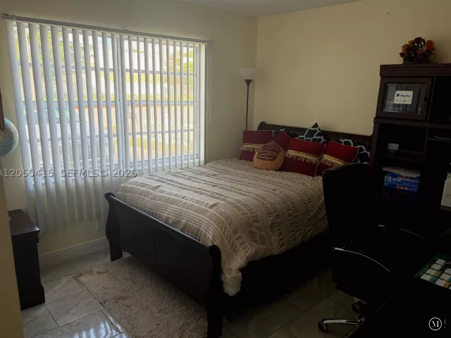 3-bedroom home for sale in Boca Raton - 4280 N Dixie Hwy - MondialRealty