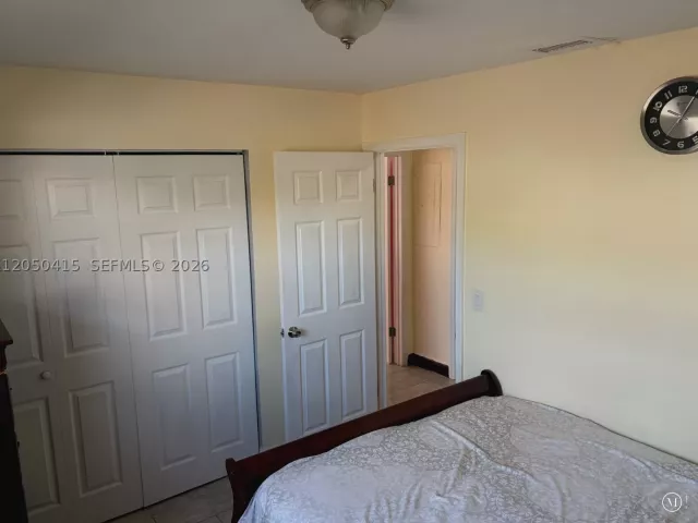 3-bedroom home for sale in Boca Raton - 4280 N Dixie Hwy - MondialRealty