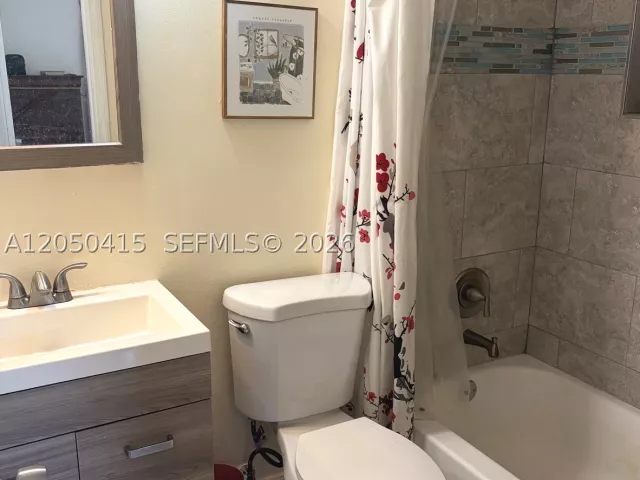 3-bedroom home for sale in Boca Raton - 4280 N Dixie Hwy - MondialRealty