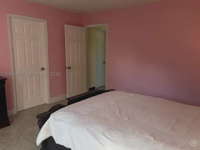 3-bedroom home for sale in Boca Raton - 4280 N Dixie Hwy - MondialRealty