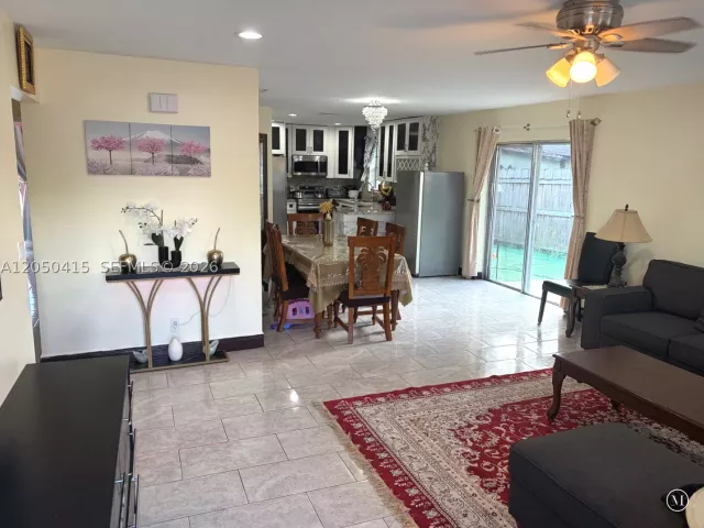 3-bedroom home for sale in Boca Raton - 4280 N Dixie Hwy - MondialRealty