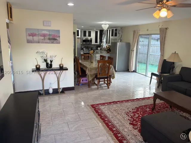 3-bedroom home for sale in Boca Raton - 4280 N Dixie Hwy - MondialRealty