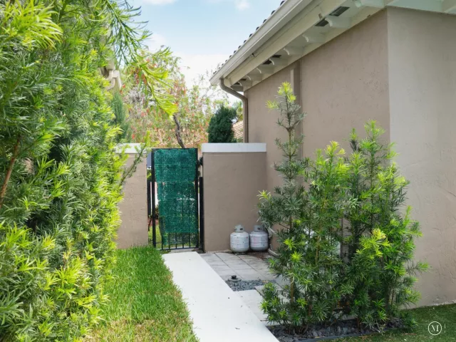 4-bedroom home for rent in Boca Raton - 20710 NW 29th Avenue - MondialRealty