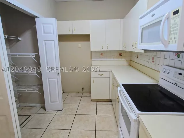 3-bedroom home for sale in Miami - 14236 SW 148th Ave - MondialRealty