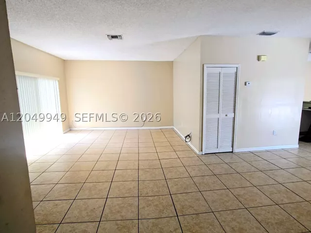 3-bedroom home for sale in Miami - 14236 SW 148th Ave - MondialRealty