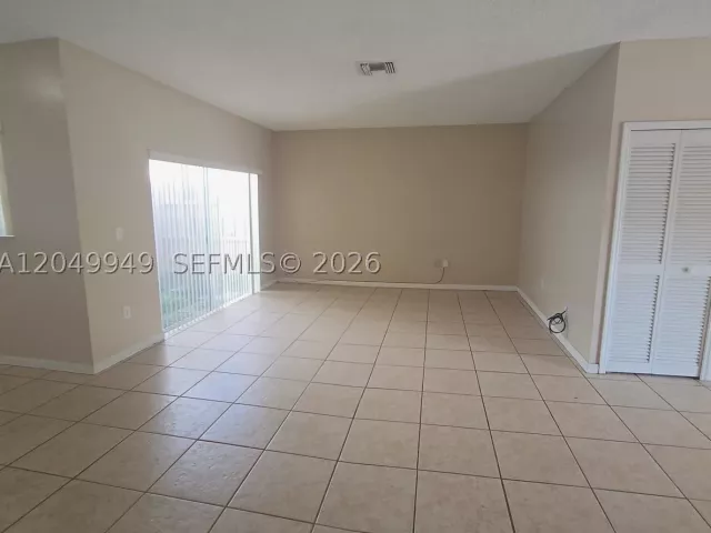 3-bedroom home for sale in Miami - 14236 SW 148th Ave - MondialRealty