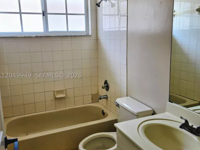 3-bedroom home for sale in Miami - 14236 SW 148th Ave - MondialRealty