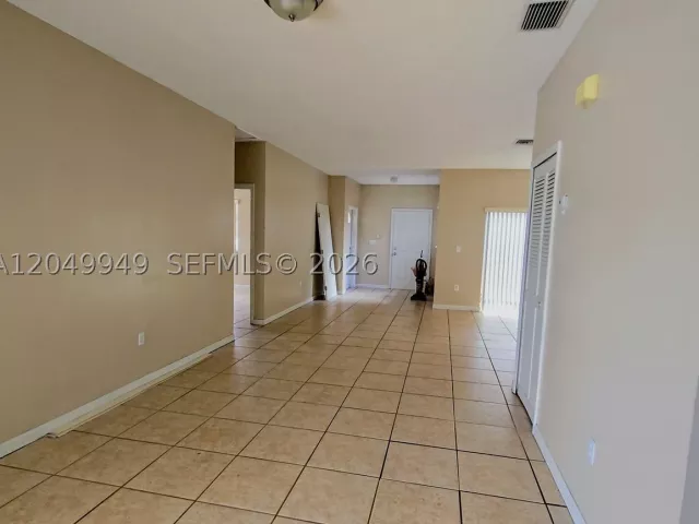 3-bedroom home for sale in Miami - 14236 SW 148th Ave - MondialRealty