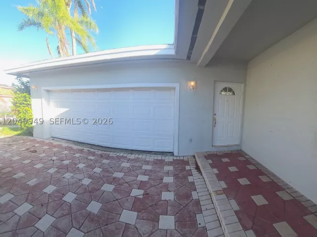 3-bedroom home for sale in Miami - 14236 SW 148th Ave - MondialRealty