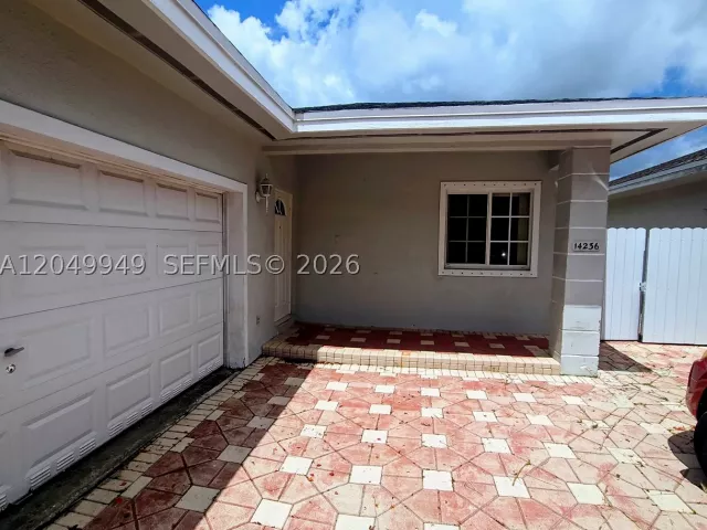 3-bedroom home for sale in Miami - 14236 SW 148th Ave - MondialRealty