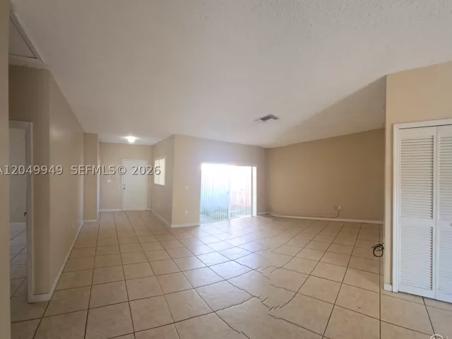 3-bedroom home for sale in Miami - 14236 SW 148th Ave - MondialRealty