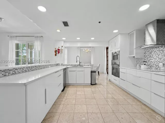3-bedroom condo for rent in Miami Beach - 2124 Fisher Island Dr 2124 - MondialRealty