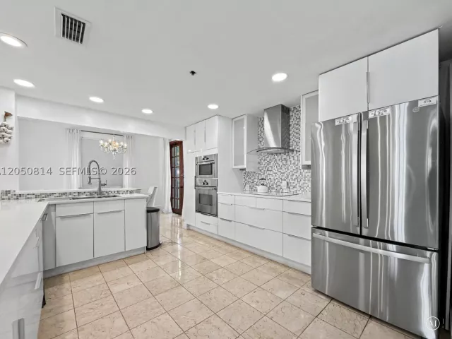 3-bedroom condo for rent in Miami Beach - 2124 Fisher Island Dr 2124 - MondialRealty