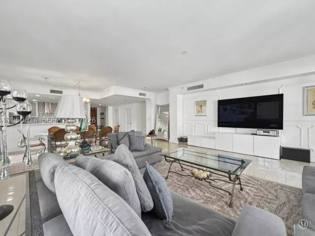 3-bedroom condo for rent in Miami Beach - 2124 Fisher Island Dr 2124 - MondialRealty