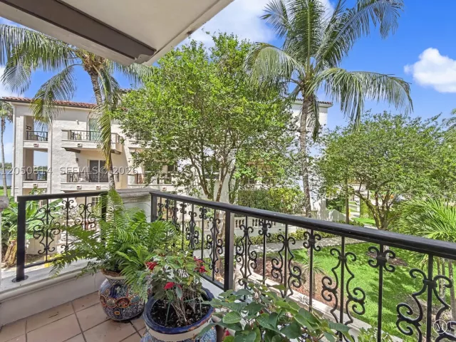 3-bedroom condo for rent in Miami Beach - 2124 Fisher Island Dr 2124 - MondialRealty