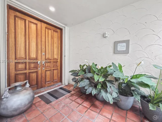 3-bedroom condo for rent in Miami Beach - 2124 Fisher Island Dr 2124 - MondialRealty