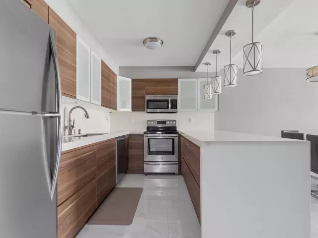 2-bedroom condo for rent in Sunny Isles Beach - 19380 Collins Avenue 1527 - MondialRealty