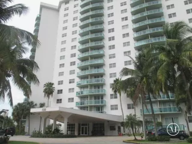 2-bedroom condo for rent in Sunny Isles Beach - 19380 Collins Avenue 1527 - MondialRealty