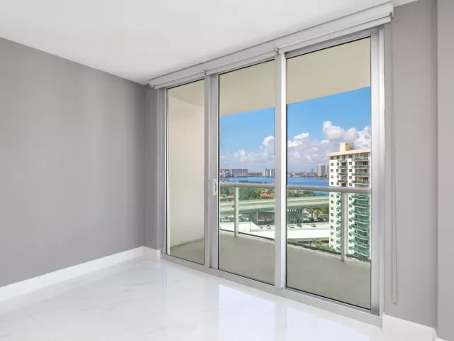 2-bedroom condo for rent in Sunny Isles Beach - 19380 Collins Avenue 1527 - MondialRealty
