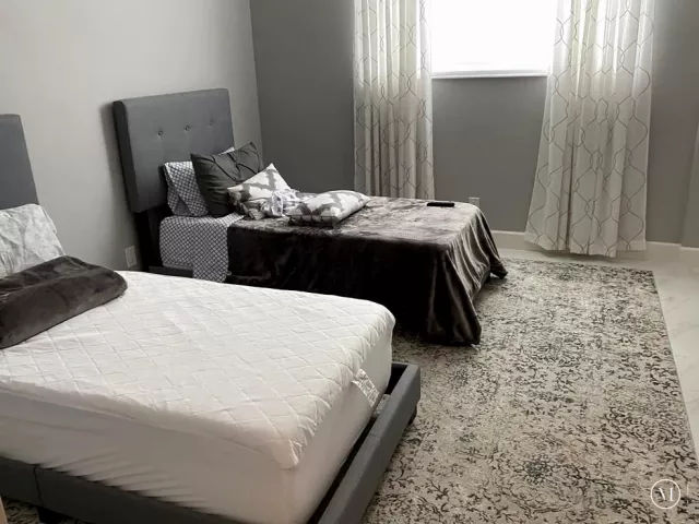 2-bedroom condo for rent in Sunny Isles Beach - 19380 Collins Avenue 1527 - MondialRealty