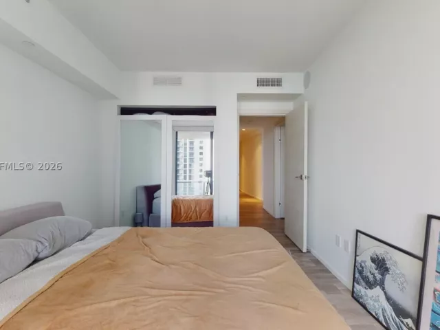 3-bedroom condo for rent in Miami - 801 S Miami Ave 2601 - MondialRealty